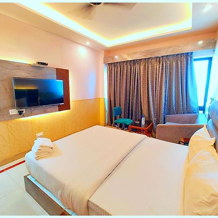 Puri Hotel D R E A M L A N D Near Sea Beach - - Restaurant & Parking Facilities - Prime Location With Luxury And Spacious Room - Book Now المظهر الخارجي الصورة