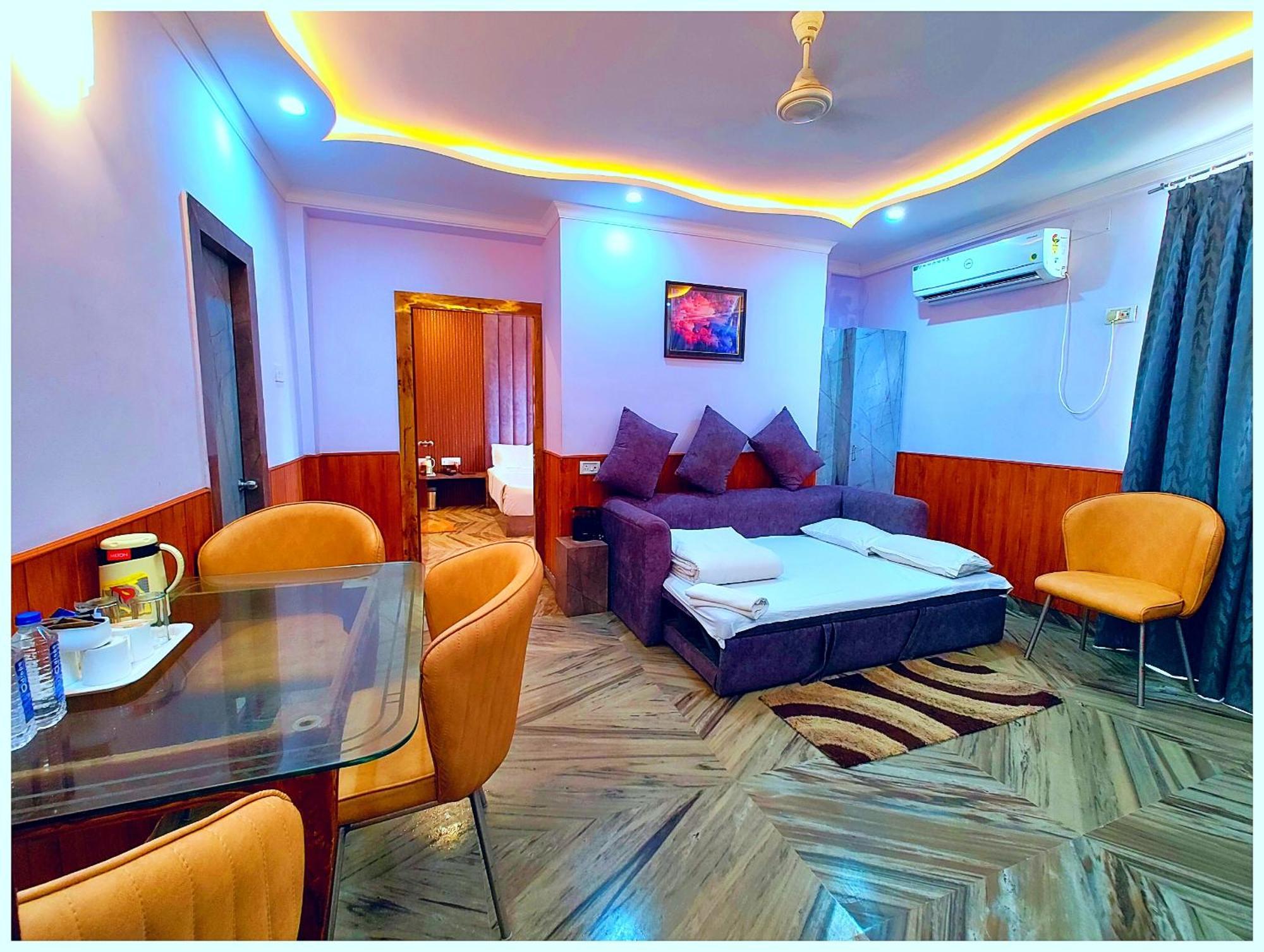 Puri Hotel D R E A M L A N D Near Sea Beach - - Restaurant & Parking Facilities - Prime Location With Luxury And Spacious Room - Book Now المظهر الخارجي الصورة