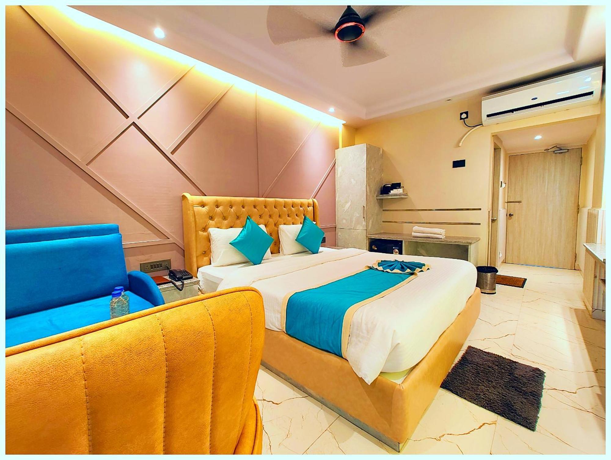 Puri Hotel D R E A M L A N D Near Sea Beach - - Restaurant & Parking Facilities - Prime Location With Luxury And Spacious Room - Book Now المظهر الخارجي الصورة