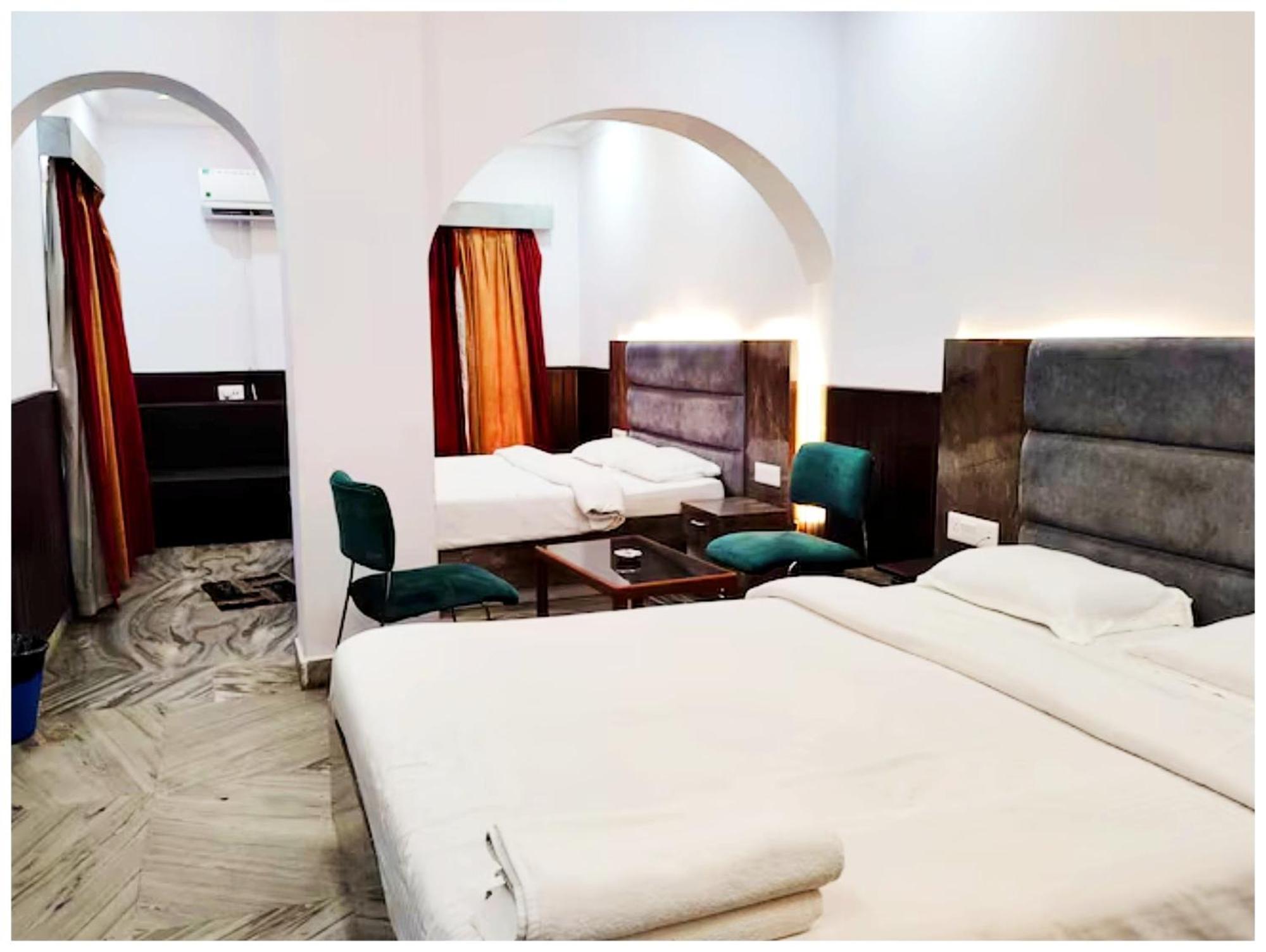 Puri Hotel D R E A M L A N D Near Sea Beach - - Restaurant & Parking Facilities - Prime Location With Luxury And Spacious Room - Book Now المظهر الخارجي الصورة